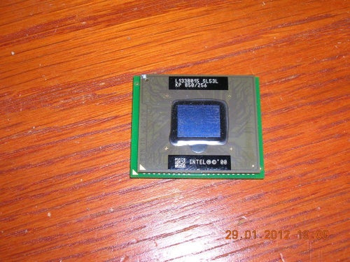 Intel  P3 850 Mhz 100Mhz buss 256Kb cash Mobil PGA2