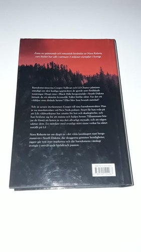 Nora Roberts - Dödligt villospår (Inbunden) Spänning