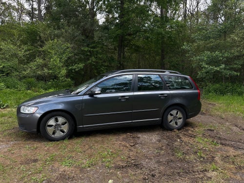 Volvo V50 D2 kamrem bytt, servad och besiktad