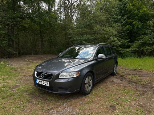 Volvo V50 D2 kamrem bytt, servad och besiktad