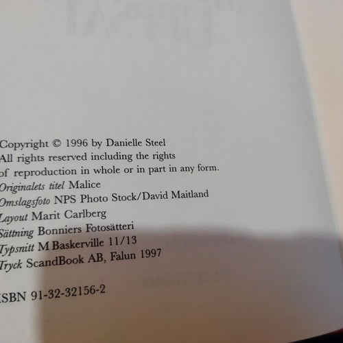 Med ont uppsåt Danielle Steel. Bok. Very Fine plus