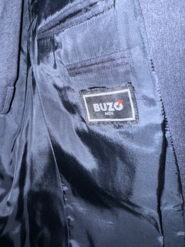 Mörkgrå kostym från BUZO MEN