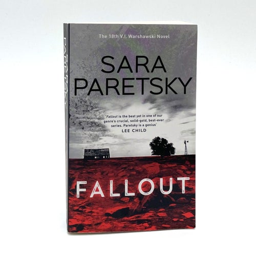 V.I. Warshawski del 18: Fallout av Sara Paretsky (oläst pocket)