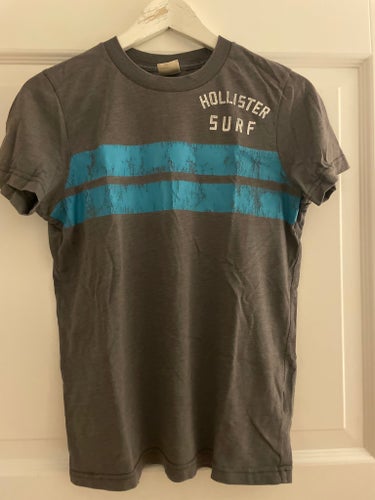 Hollister grå T-shirt, storlek S
