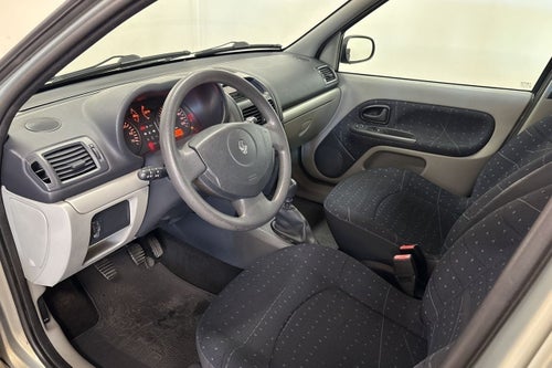 Renault Clio 5-dörrars Halvkombi 1.2 Manuell, 75hk, 2003