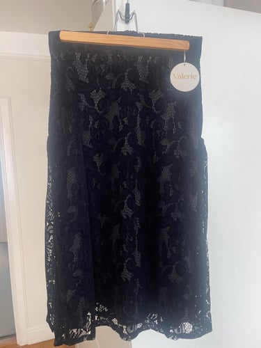Valerie svart kjol, storlek 36