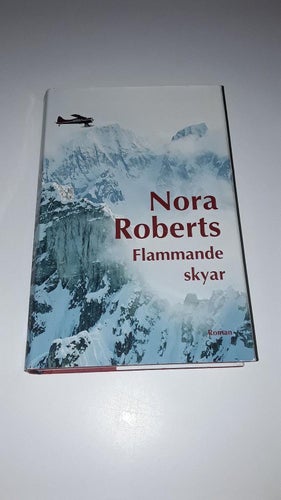 Nora Roberts - Flammande skyar (Inbunden) Spänning
