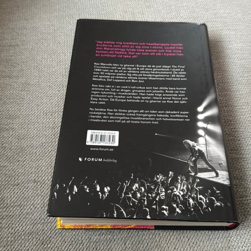Bok: KEE MARCELLO: Rockstjärnan Gud glömde (2011) signerad
