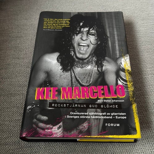 Bok: KEE MARCELLO: Rockstjärnan Gud glömde (2011) signerad