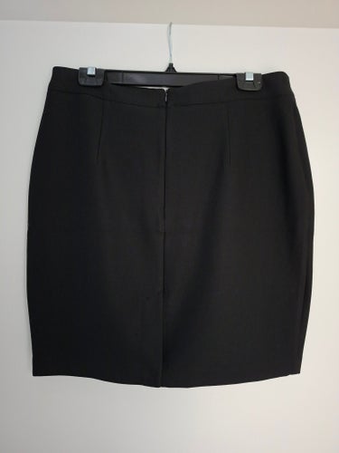 Ny! H&M svart kjol, storlek EUR 44