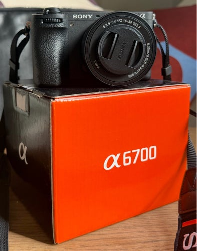 Helt ny Sony A6700 med E PZ 16-50mm f/3,5-5,6 OSS II