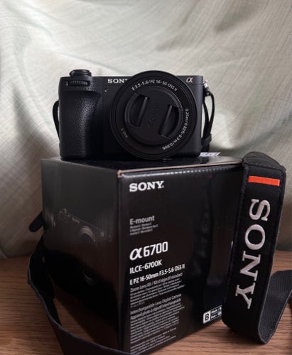 Helt ny Sony A6700 med E PZ 16-50mm f/3,5-5,6 OSS II