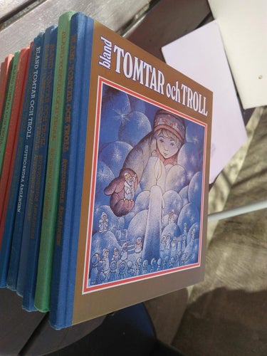 bland Tomtar och Troll åttioandra årgången. bok, inbunden. Very Fine plus