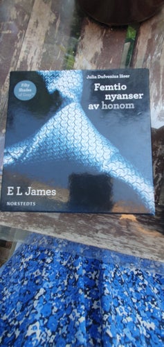 Femtio nyanser av honom av E L James