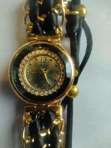 Elegant Damklocka med Dekorativ Design