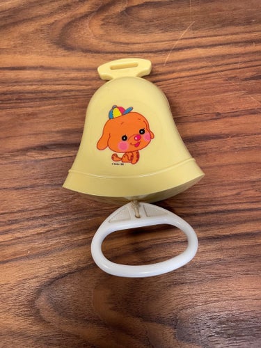 Sanrio Speldosa Dragfunktion Gul Hundmotiv 1983