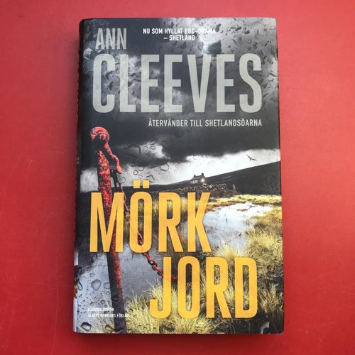 MÖRK JORD Ann Cleves 2017
