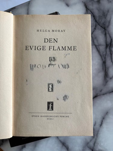 Den Evige Flamme av Helga Moray, 1951