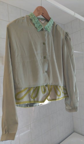 Karin grön blus storlek 36-38