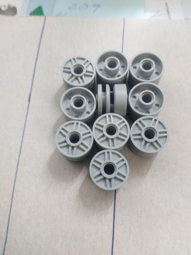 lego ljusgrå fälg 10st pin hål