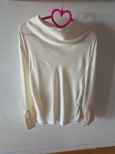 Ahlvar gallery ayumi off white blus Ny