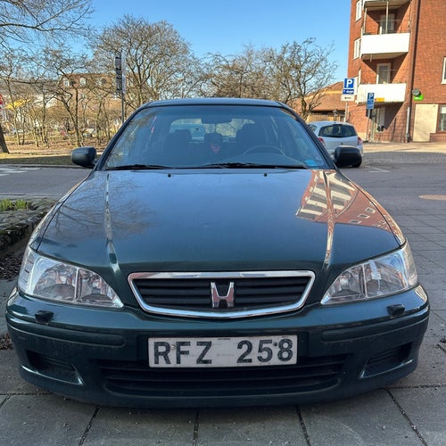 HONDA ACCORD VI 1.8i år 2000, 136hk, bensin, man 5v växellåda,1 ägare, 11 900mil
