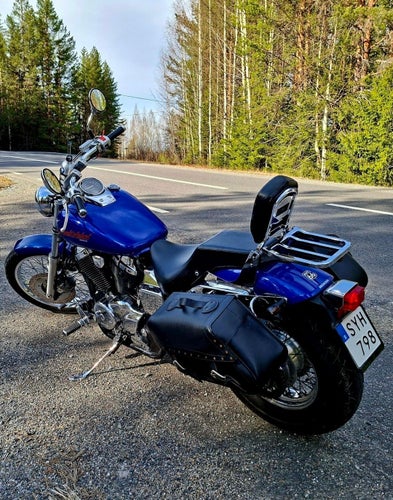 Honda Black Widow VT750C Shadow