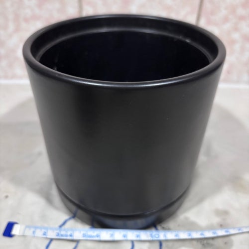 Stilren svart IKEA GRADVIS kruka – Matt finish – 15 cm
