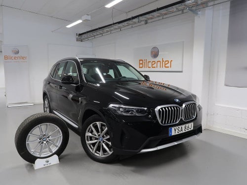 BMW X3 xDrive30e V-Däck ingår Skinn-Navi-Kamera-CarPlay-Gestur