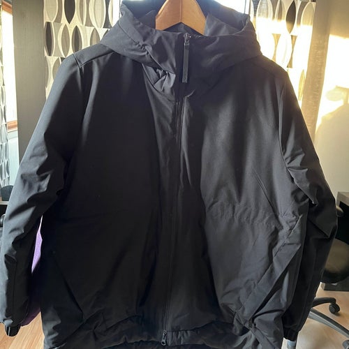 Adidas svart jacka, storlek M