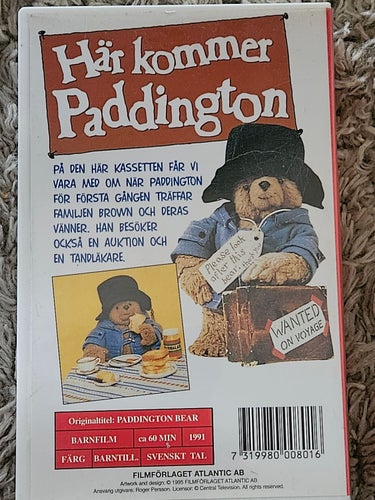 HÄR KOMMER PADDINGTON . Svenskt Tal (VHS)