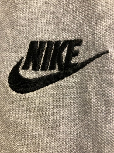 Nike grå pikétröja, storlek M