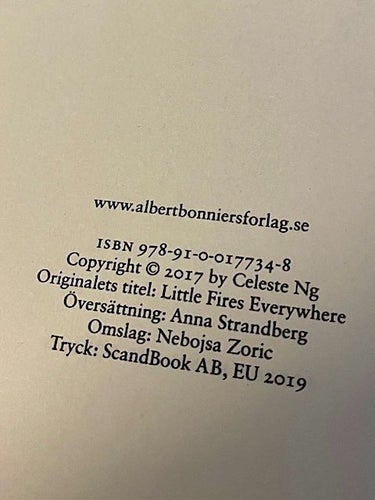 SMÅ ELDAR ÖVERALLT av Celeste Ng - inbunden