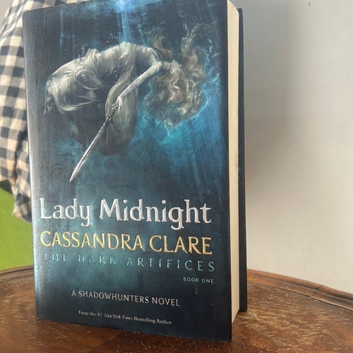 Lady Midnight av Cassandra Clare med stämpel