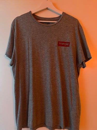 Wrangler grå t-shirt
