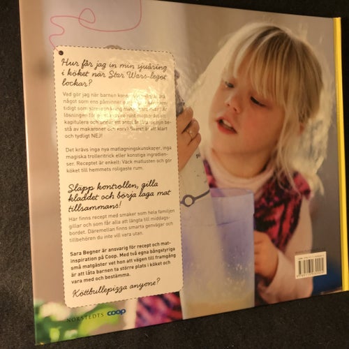 Laga mat tillsammans : riktig mat för hela familjen av Begner, Sara. Fotograf: R
