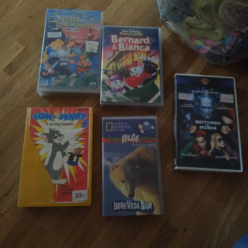 VHS-filmer: Svanprinsessan, Bernard & Bianca, Tom & Jerry, Isens Vilda Djur,
