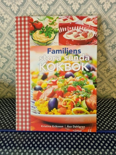 Familjens stora sunda KOKBOK av Kristina Eriksson & Åsa Dahlgren