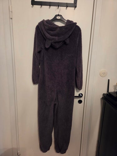 Grå onesie, storlek s