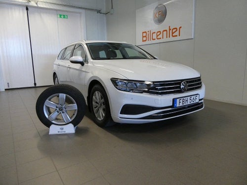 Volkswagen Passat Sportscombi 1.5 TSI Aut-Drag-Kamera-CockPit-Värmare-CarPlay-So