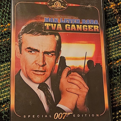 MAN LEVER BARA TVÅ GÅNGER ,JAMES BOND . -DVD ,SV TEXT
