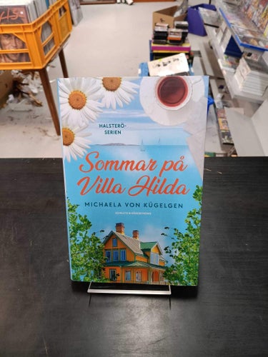 SOMMAR PÅ VILLA HILDA (HALSTERÖSERIEN)