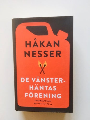 DE VÄNSTERHÄNTAS FÖRENING Av: Håkan Nesser
