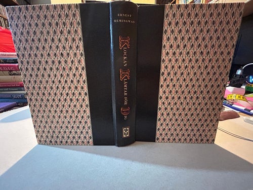 Klockan klämtar för dig av Ernest Hemingway, bok, Very Fine plus