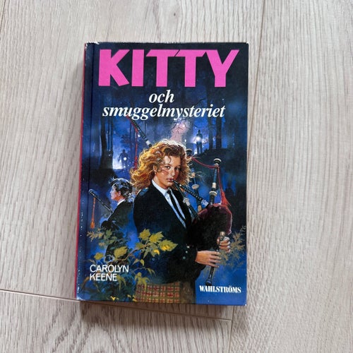 Kitty och smuggelmysteriet av Carolyn Keene
