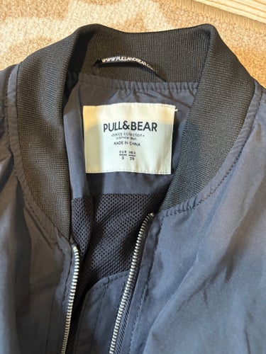 PULL&BEAR svart jacka, storlek S