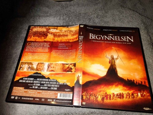 Begynnelsen (Martin Landau, Jaqueline Bisset, Christopher Lee)