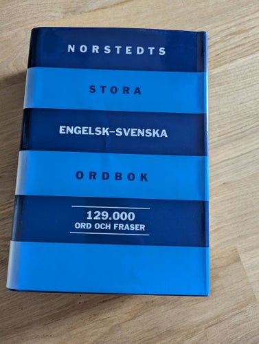 Norstedts Stora Engelsk-Svenska Ordbok av Inger Hesslin Riden, Yvonne