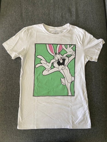 Looney Tunes med Bugs Bunny vit t-shirt, storlek small (S). 100% bomull.