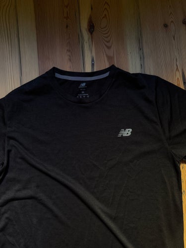 New Balance RC Essential T-Shirt herr svart strl EU M träning löpning